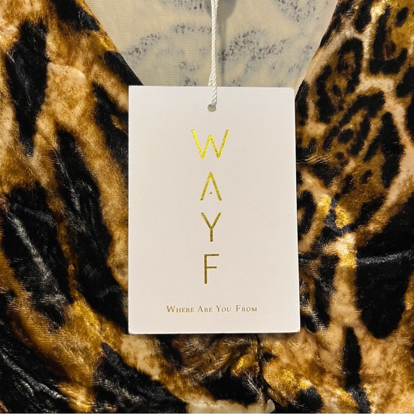 WAYF Velvet Leopard Puff Sleeve Top Size Medium - Picture 6 of 11